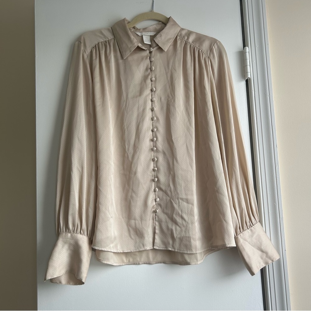H&M Women’s Cream Button Up Collared Blouse Long Sleeve Champagne Sz M Corpcore